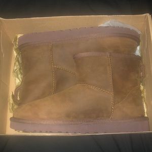 Brown leather Ugg’s